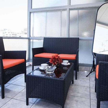Central 2 Bd Apt With Balcony By Monastiraki Atenas Exterior foto