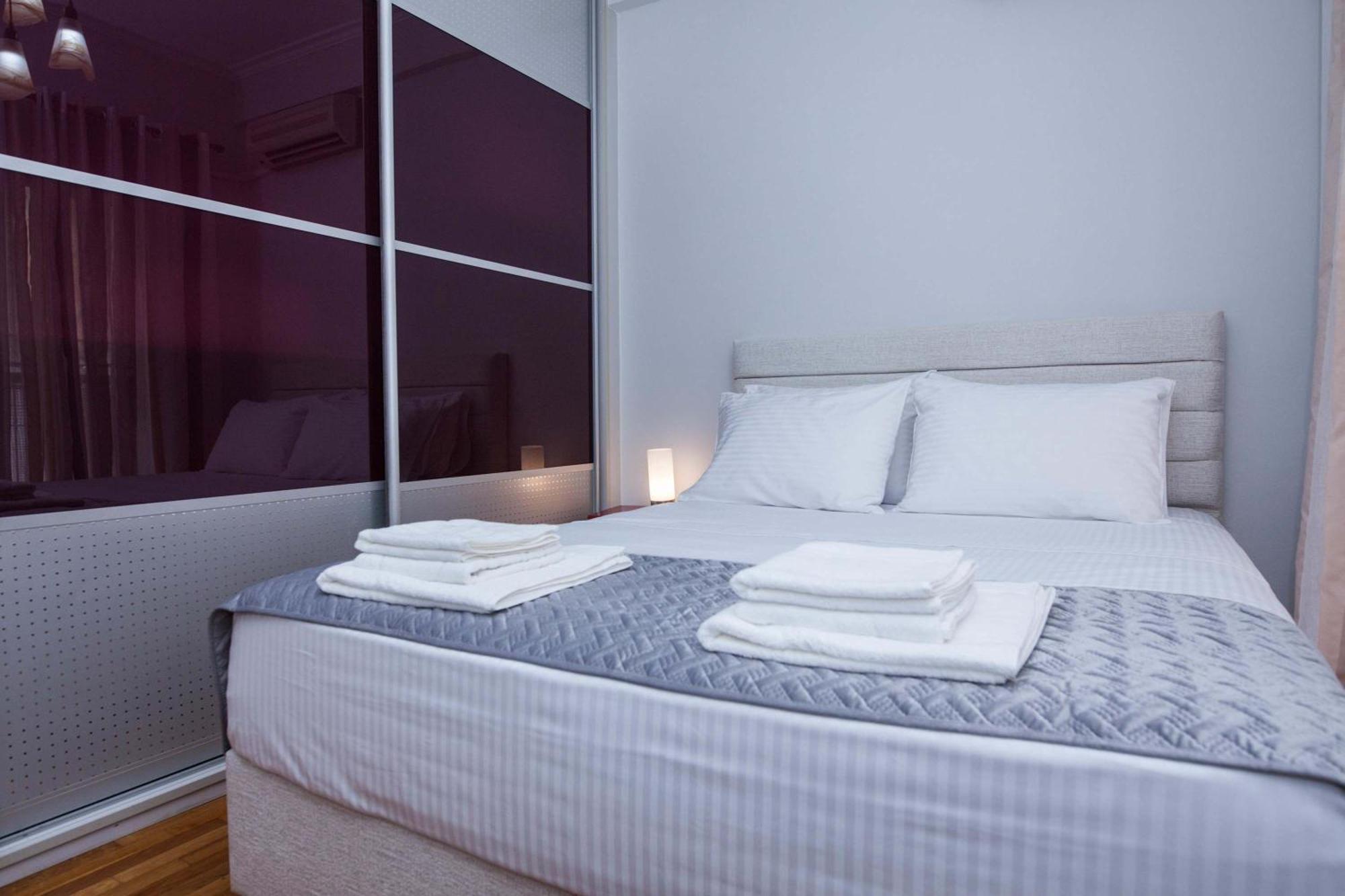 Central 2 Bd Apt With Balcony By Monastiraki Atenas Exterior foto